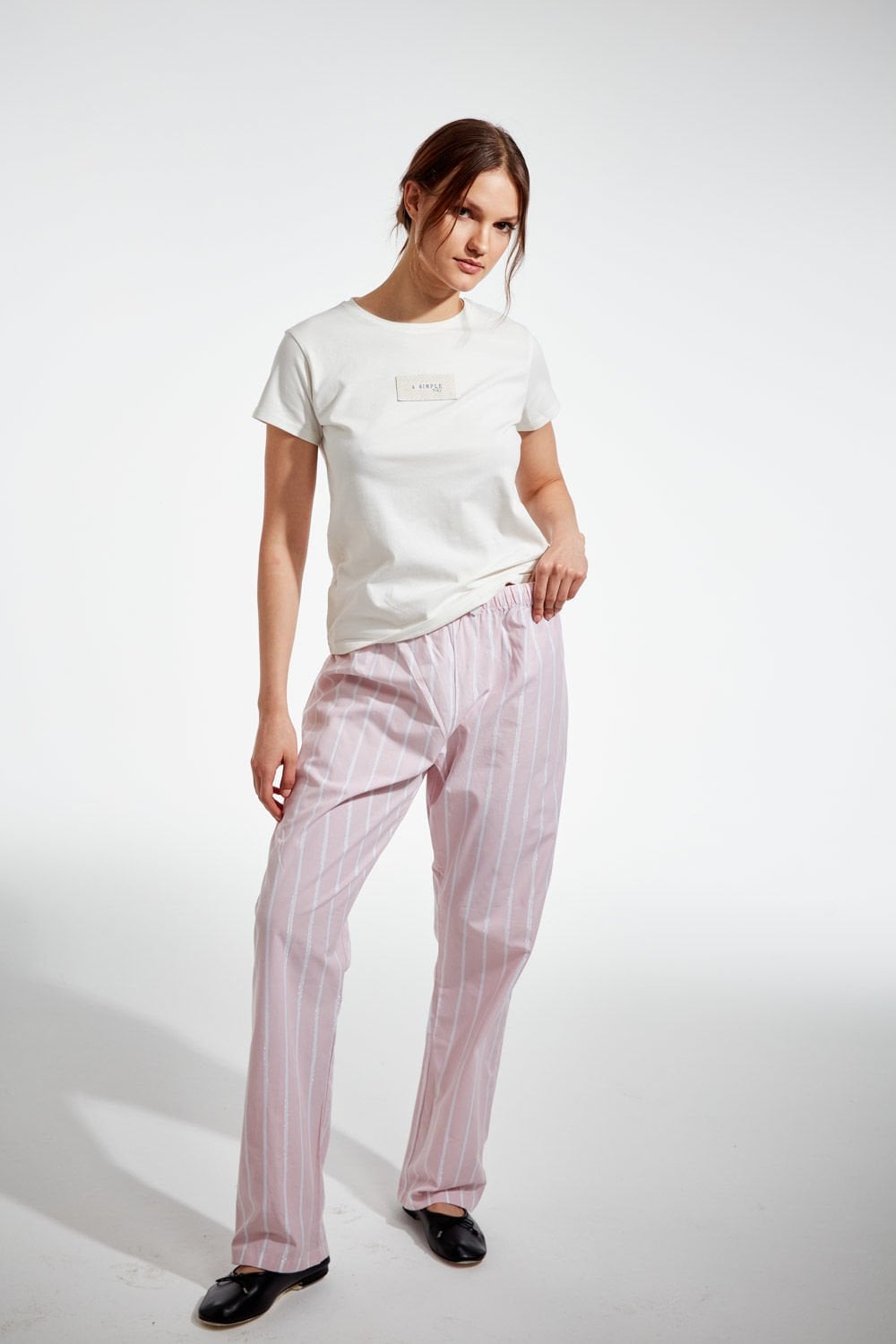 Happy T-shirt White with Brand Printed on the Front