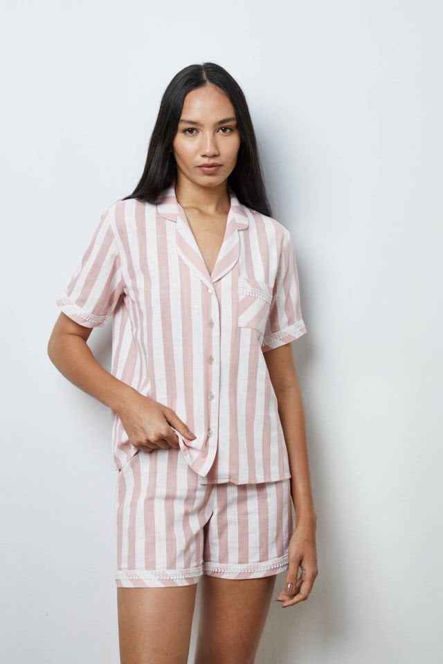 Conjunto de pijama a rayas
