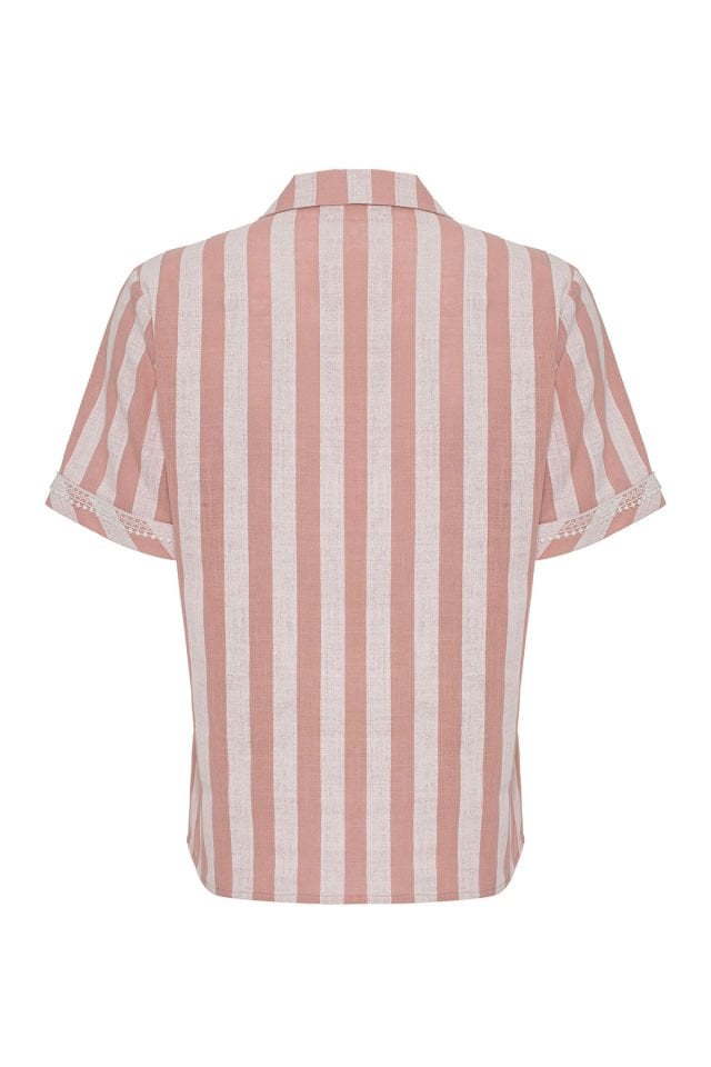 Conjunto de pijama a rayas
