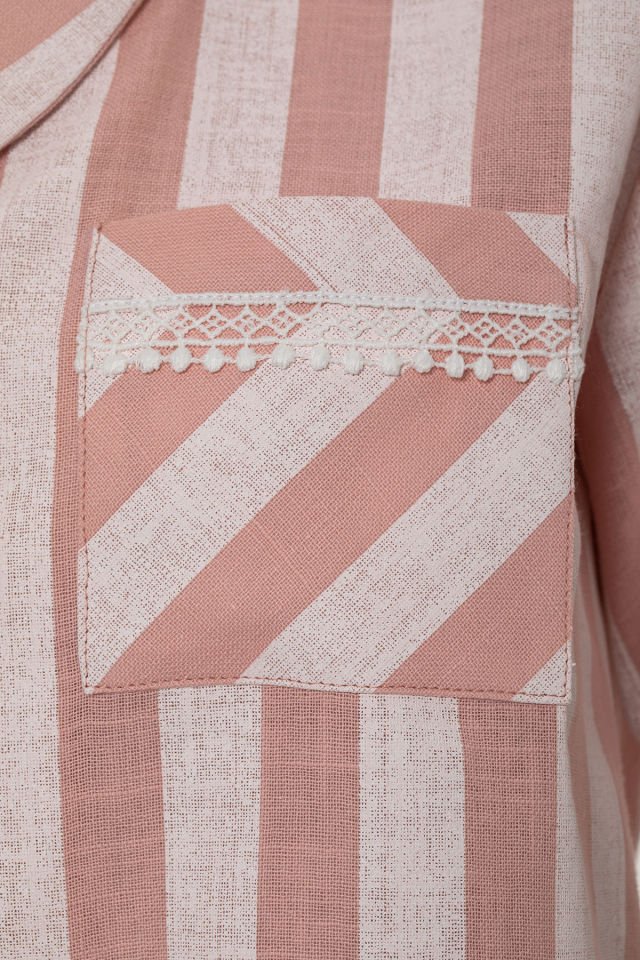 Conjunto de pijama a rayas
